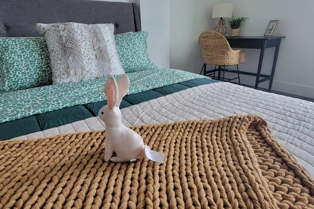 Bayview Lux One-bedroom 1min To Petco Park Convention Center Gaslamp Pool, Hot Tub San Diego