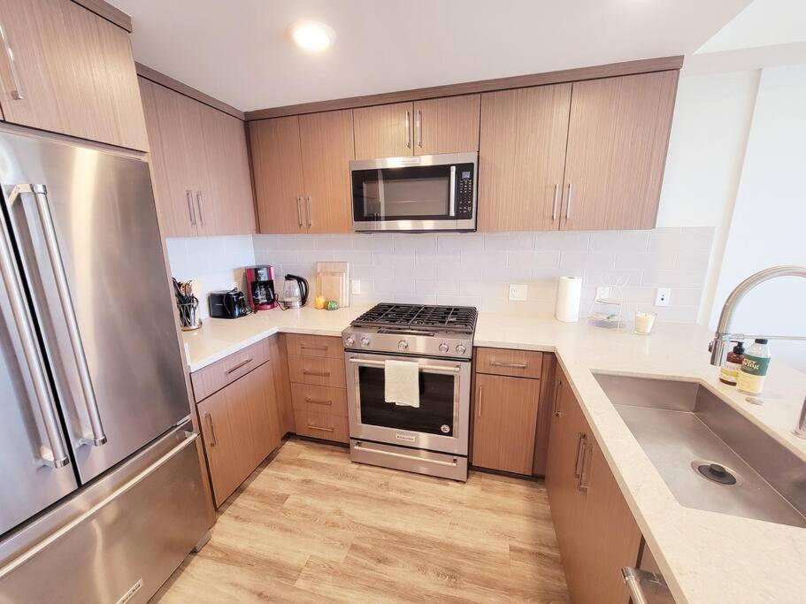 Bayview Lux One-bedroom 1min To Petco Park Convention Center Gaslamp Pool, Hot Tub Apartment San Diego